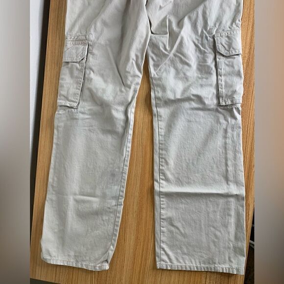 Old Navy Maternity Khakis - Picture 8 of 9